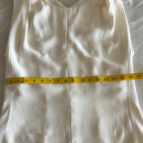 Narciso Rodriguez Cream Sleeveless Keyhole Camisole - Picture 11 of 12